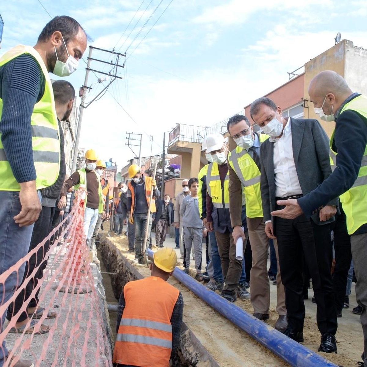 Seçer, Çay ve Çilek Mahallerini kapsayan içme suyu hattı çalışmalarını inceledi