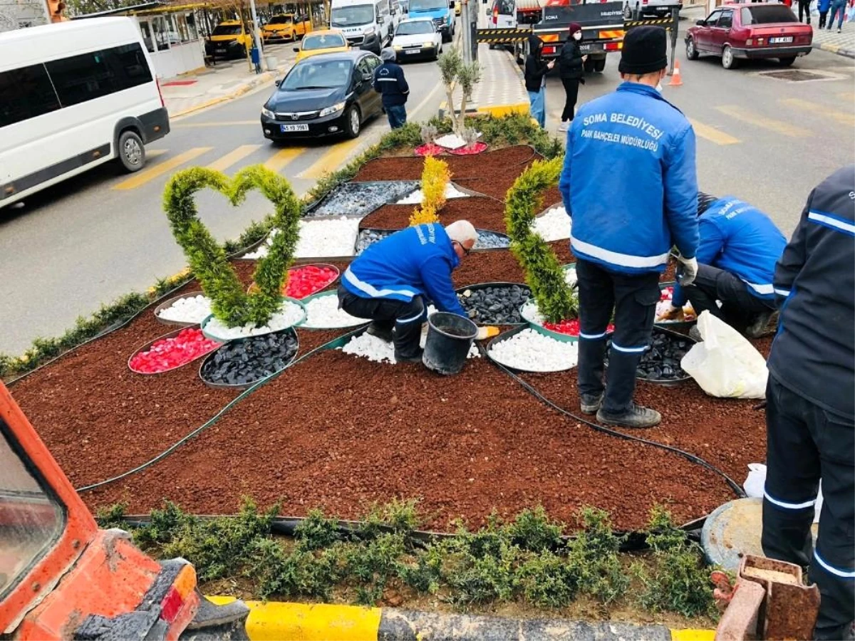 Soma\'da yeşil alanlar ve caddeler peyzaj çalışmalarıyla yenileniyor