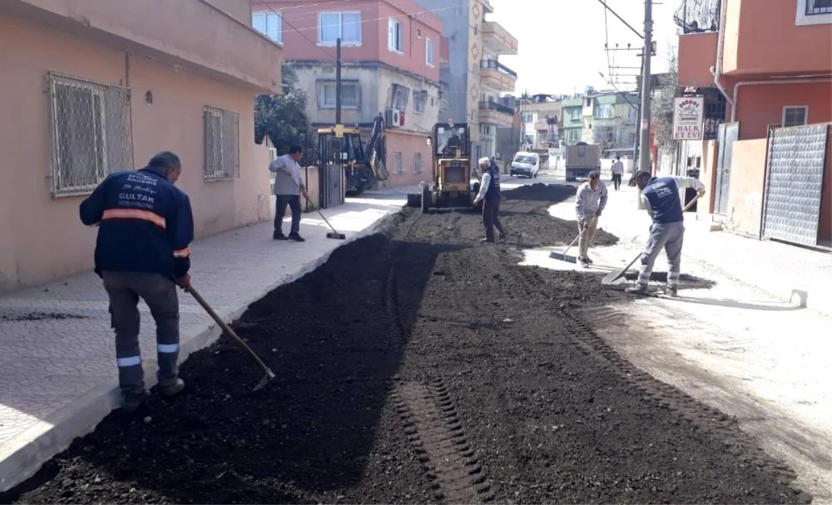 Akdeniz\'de asfalt, kaldırım ve yol çalışmaları devam ediyor