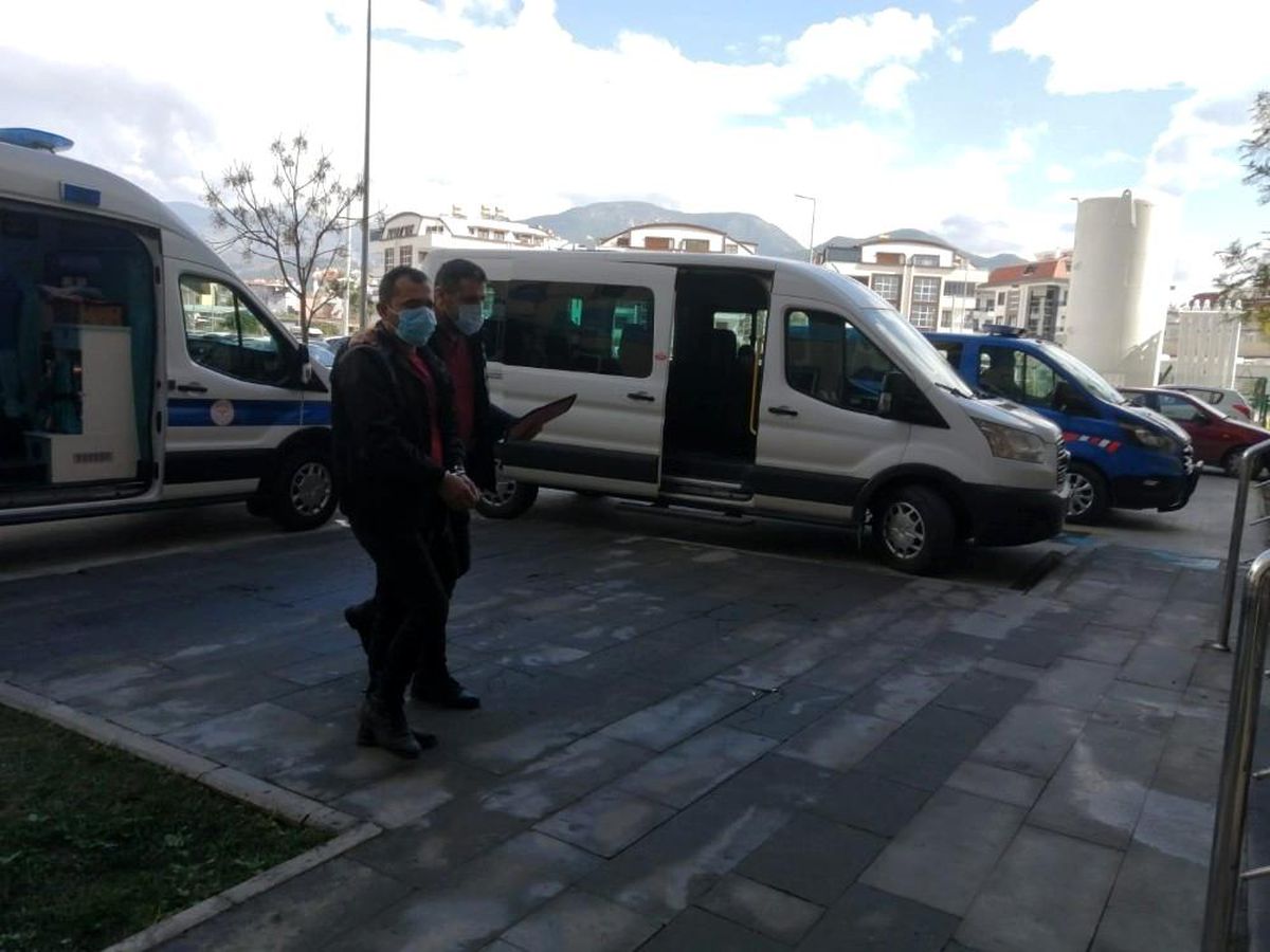 Alanya\'da çeşitli suçlardan aranan 2 şüpheli yakalandı
