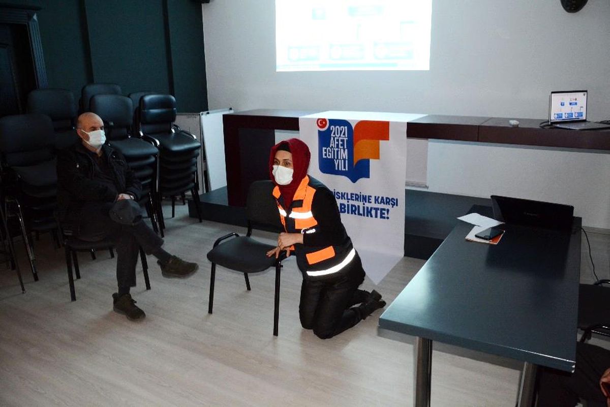 Antalya İl Afet ve Acil Durum Müdürü Fevzi Timur; "2012 yılında yapılan modelleme Antalya\'da tsunami riski olduğunu ortaya koydu."