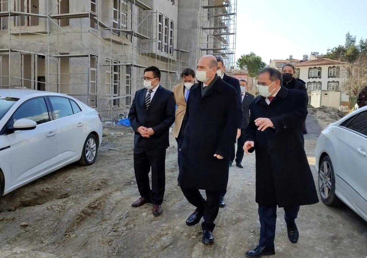 Son dakika haber... Bakan Soylu, Alaçam Hükümet Konağı inşaatında incelemelerde bulundu