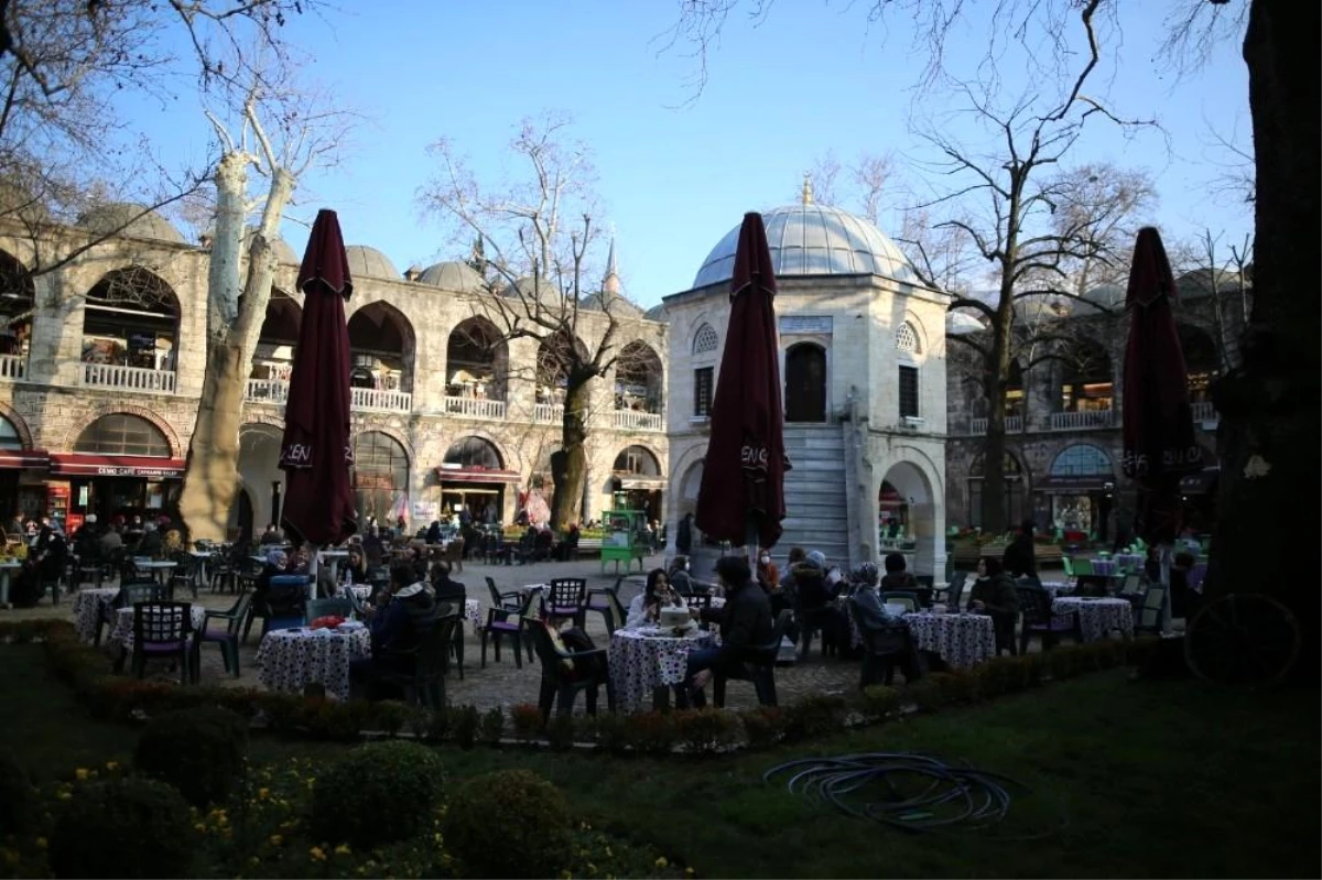 Bursa\'nın tarihi hanları ve çarşıları 4 ay sonra şenlendi