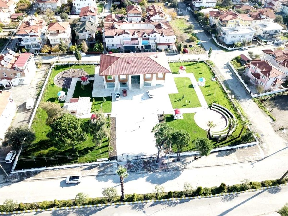 Cezaevi binası \'Gençlik Merkezi\' oldu