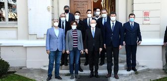 CHP Genel Başkanı Kılıçdaroğlu, Kadıköy'de esnaf ziyareti yaptı