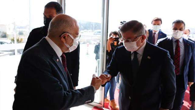HDP'li vekiller hakkındaki fezlekelerle ilgili Davutoğlu'ndan dikkat çeken çıkış: Siyaseti dizayn etme çabası, biz buna karşı çıkarız