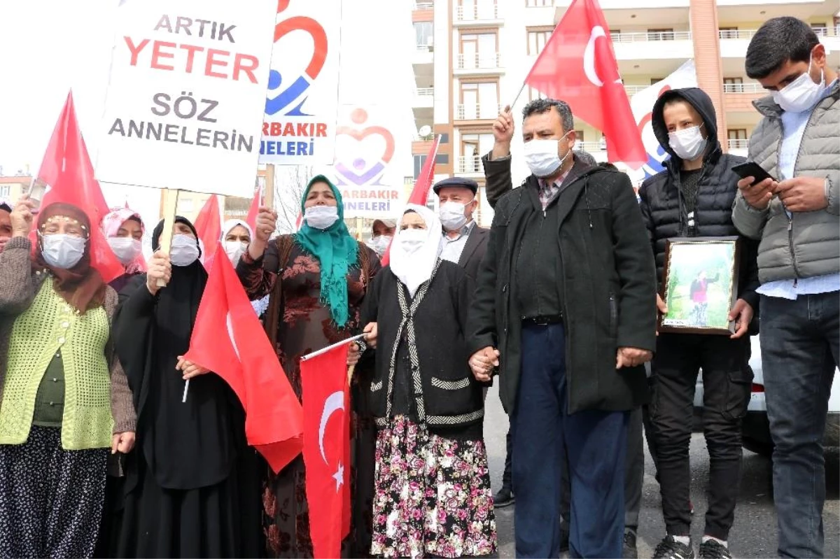 Son dakika haberleri! HDP önündeki ailelerin çığlığı Türkiye\'yi sarmaya devam ediyor
