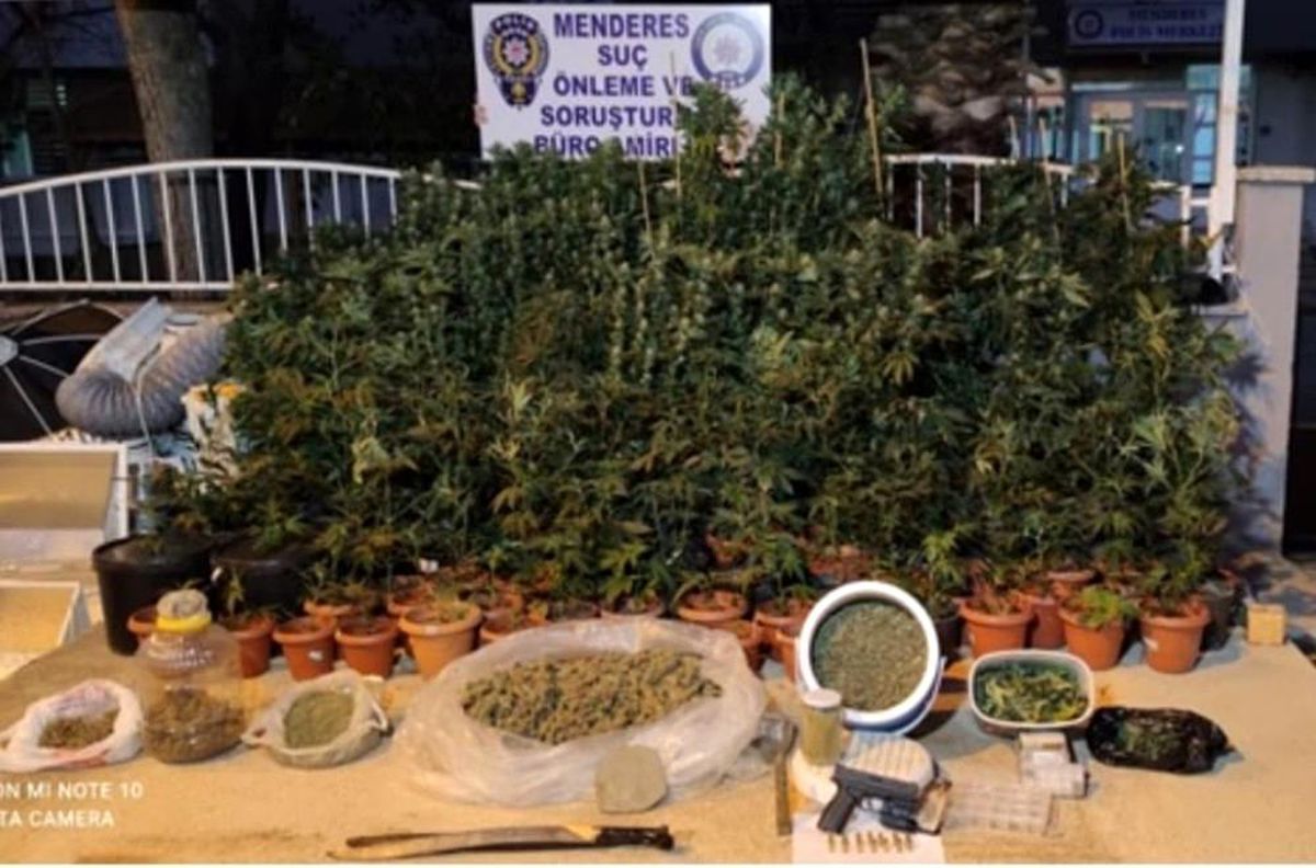 İzmir\'de uyuşturucu imal edilen eve baskın