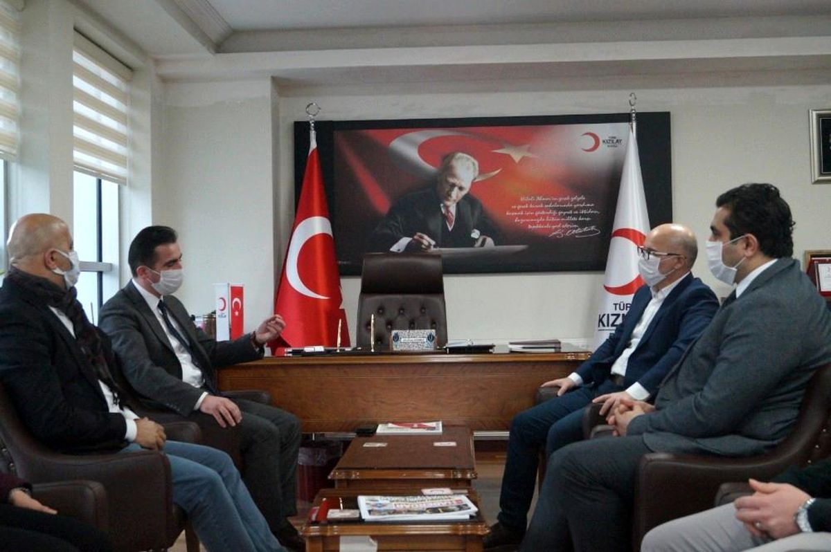 Kızılay\'dan iyilik bayrağını yükseklere taşıyor