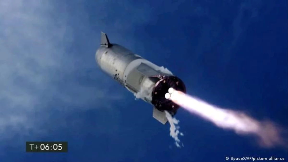 SpaceX\'in Starship aracı inişten sonra patladı