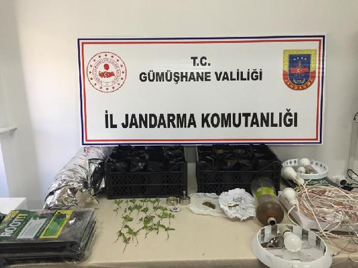 Uyuşturucu şüphelisi, cami avlusunda yakalandı