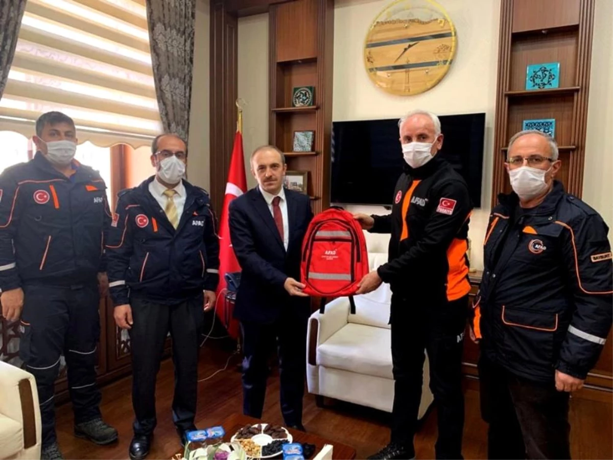 AFAD heyeti Deprem Haftası dolayısıyla Vali Cüneyt Epcim\'i ziyaret etti