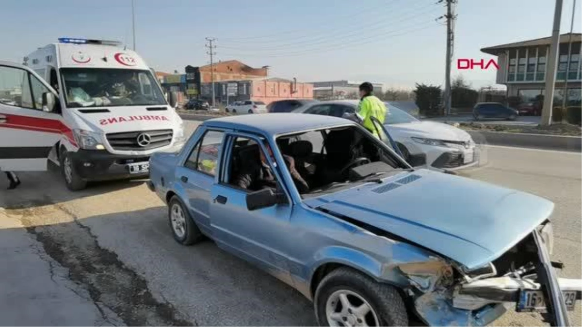 BURSA Bariyerlere çarpan otomobilin sürücüsü yaralandı