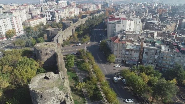 Diyarbakır'ın 'mavi' sırrı; düğün ve taziyelerden uzaklaşıldı