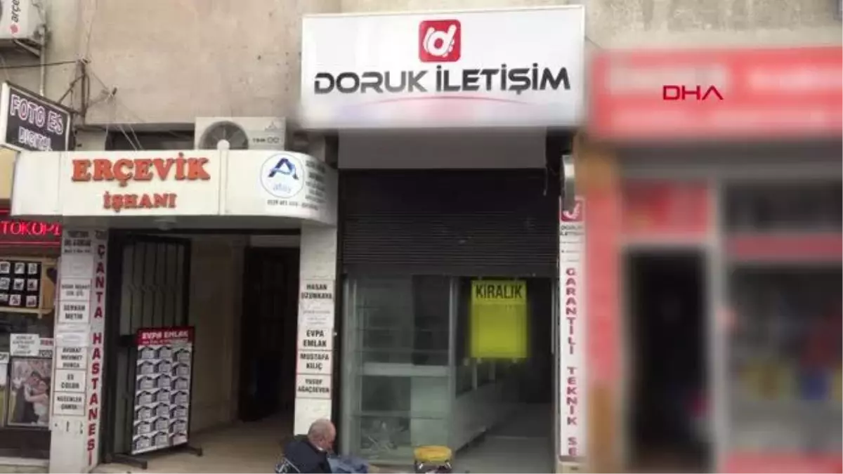 ESKİŞEHİR Eşi ve çocuğuyla birlikte öldürülen İlkay Tokkal\'ın dükkanı boşaltıldı