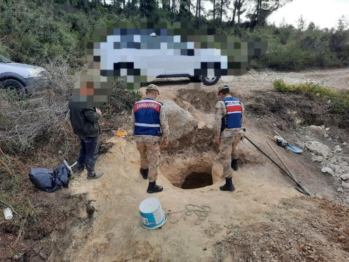 Son dakika haber: Kaçak kazı yapan 4 kişi, suçüstü yakalandı