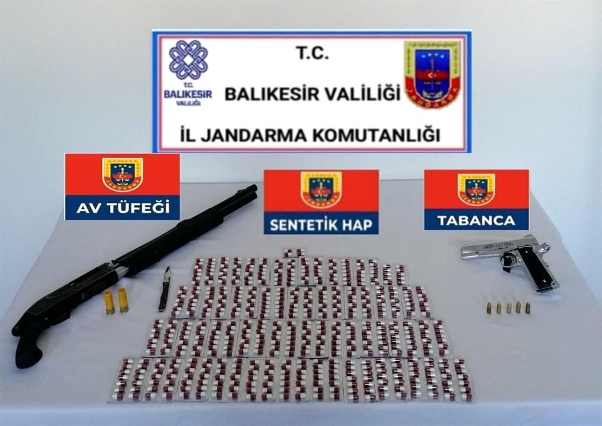 Karesi ilçesinde 3 şüpheliye uyuşturucu operasyonu