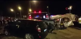 Son dakika haber: Kavşakta 3 aracın birbirine girdiği zincirleme kazada 5 kişi yaralandı