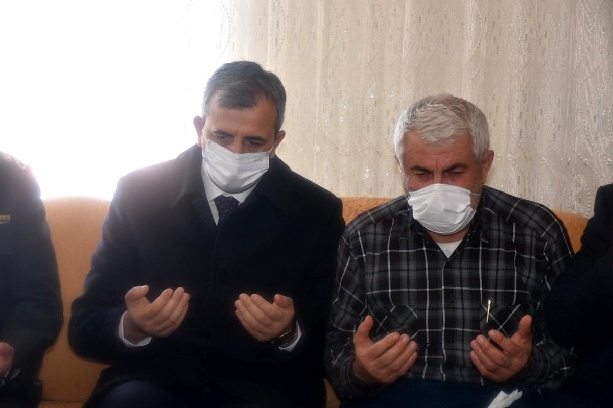 Kırıkkale Valisi Sezer\'den şehit ailesine taziye ziyareti