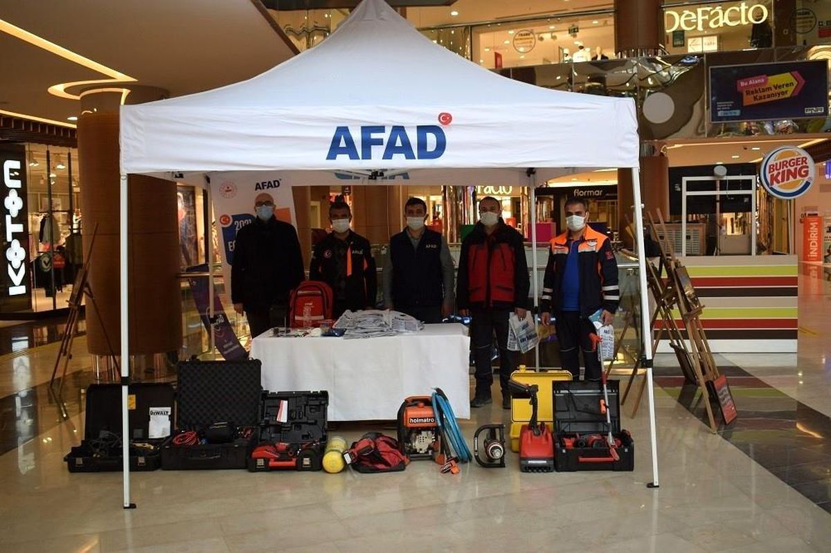 Nissara AVM\'de Afet Bilinçlendirme standı açıldı