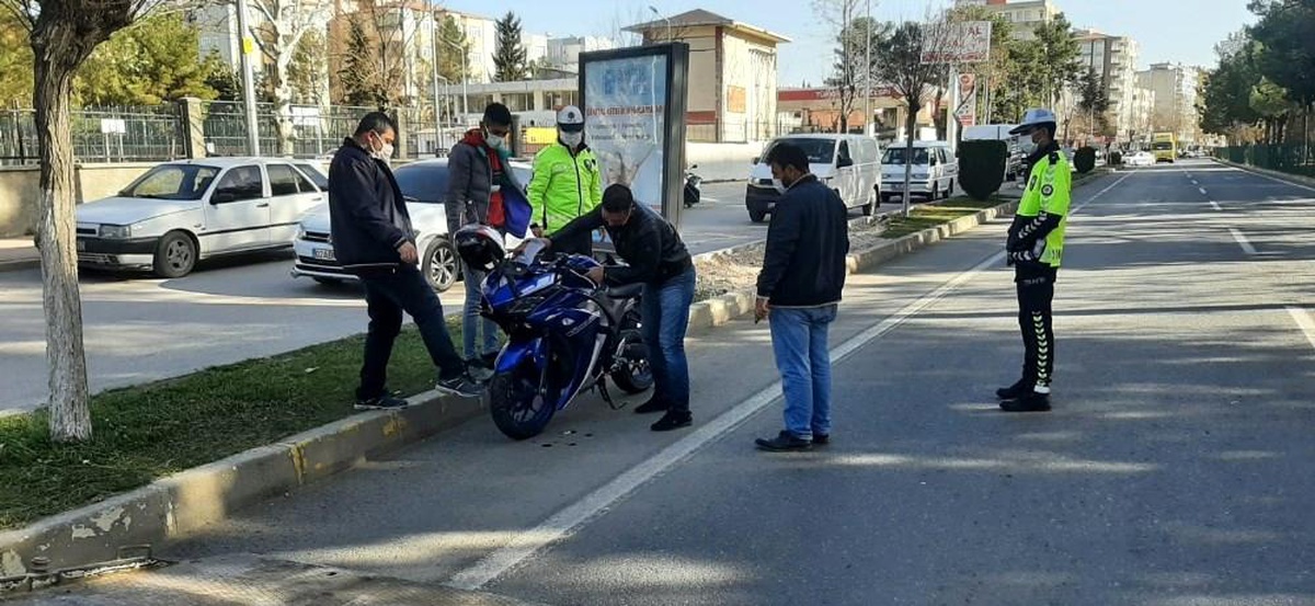 Otomobil ile motosiklet çarpıştı: 1 yaralı