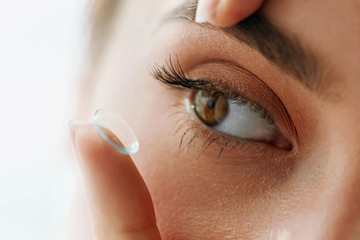 Pandemi sürecinde kontakt lens ve gözlük kullanıcıları için önemli ipuçları