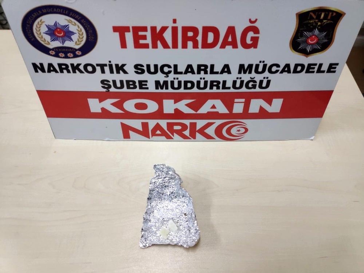 Sokakta durdurulan şüpheli şahıstan kokain çıktı