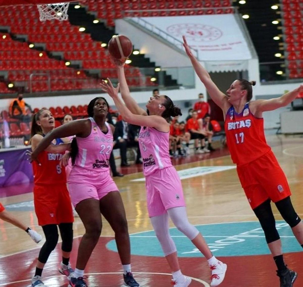 Bellona\'da sayı lideri Melis Gülcan oldu