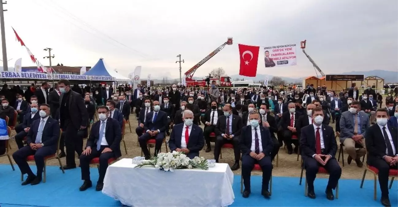 Binali Yıldırım: "Etrafımızda kurulmaya çalışılan tuzaklara karşı amansız bir mücadele veriyoruz"
