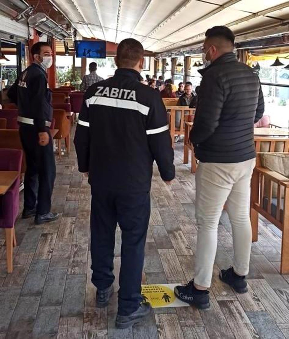 Buca\'da zabıtalar pazar yerleri ve işletmelerde denetimleri sıklaştırdı