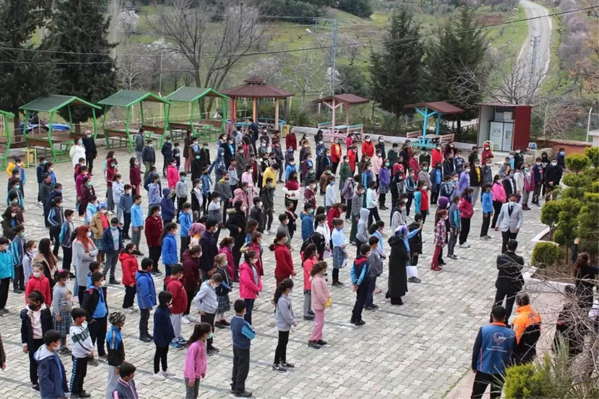 Deprem haftası nedeniyle öğrencilere eğitim verildi