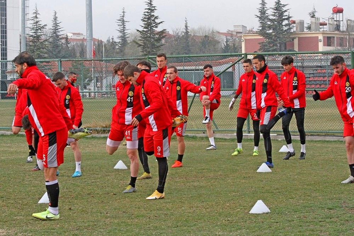 Eskişehirspor\'da Akhisarspor deplasmanı öncesi hazırlıklar tamamlandı