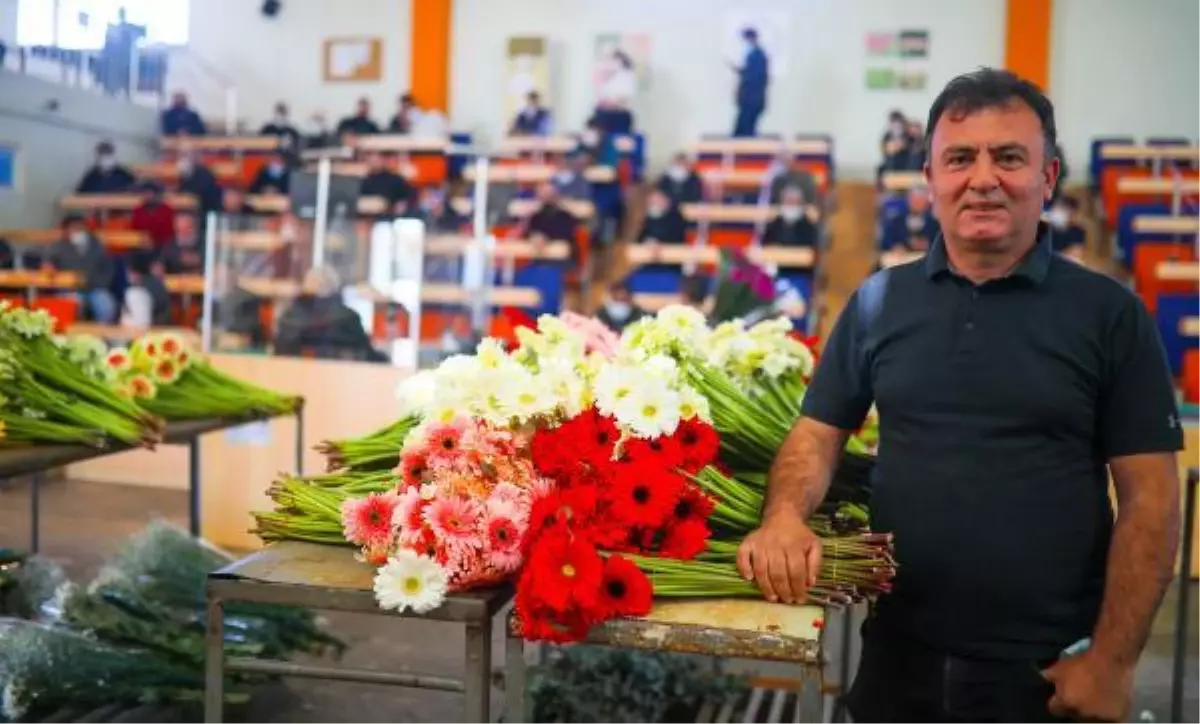 İngiltere\'deki Anneler Günü ve Dünya Kadınlar Günü, çiçeğe ilgiyi katladı