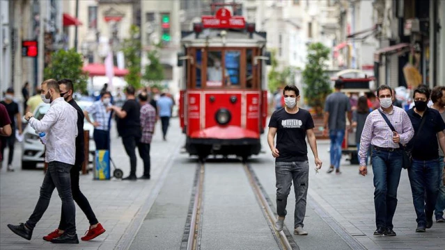 istanbul alarmda bir haftalik vaka sayisi artan megakent kirmiziya dondu son dakika