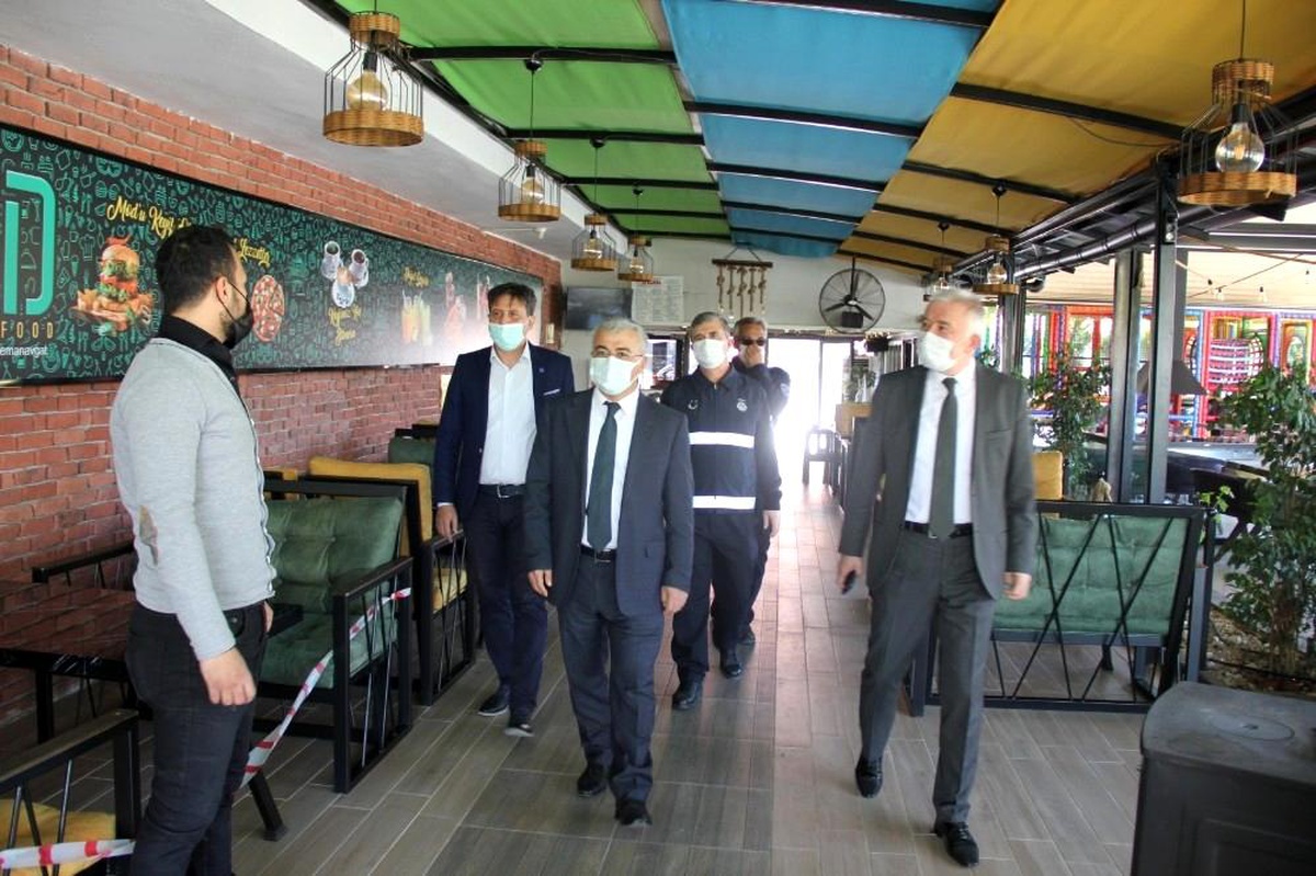 Kaymakam Yiğit, yeniden hizmete açılan işyerlerinin denetimine katıldı