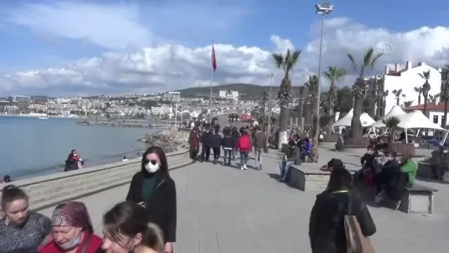 Kuşadası kısıtlamasız ilk cumartesiyi hareketli geçirdi