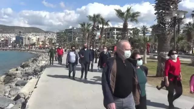 Kuşadası kısıtlamasız ilk cumartesiyi hareketli geçirdi