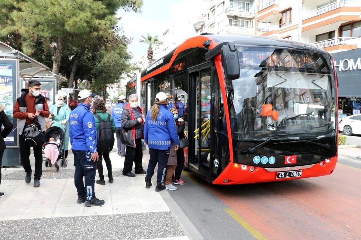 Manisa\'da kısıtlamasız ilk hafta sonunda da denetimler devam etti