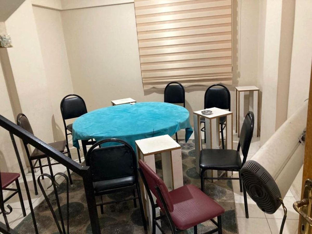 Pandemi kurallarını hiçe sayarak kumar oynayıp, cezadan kaçamadılar