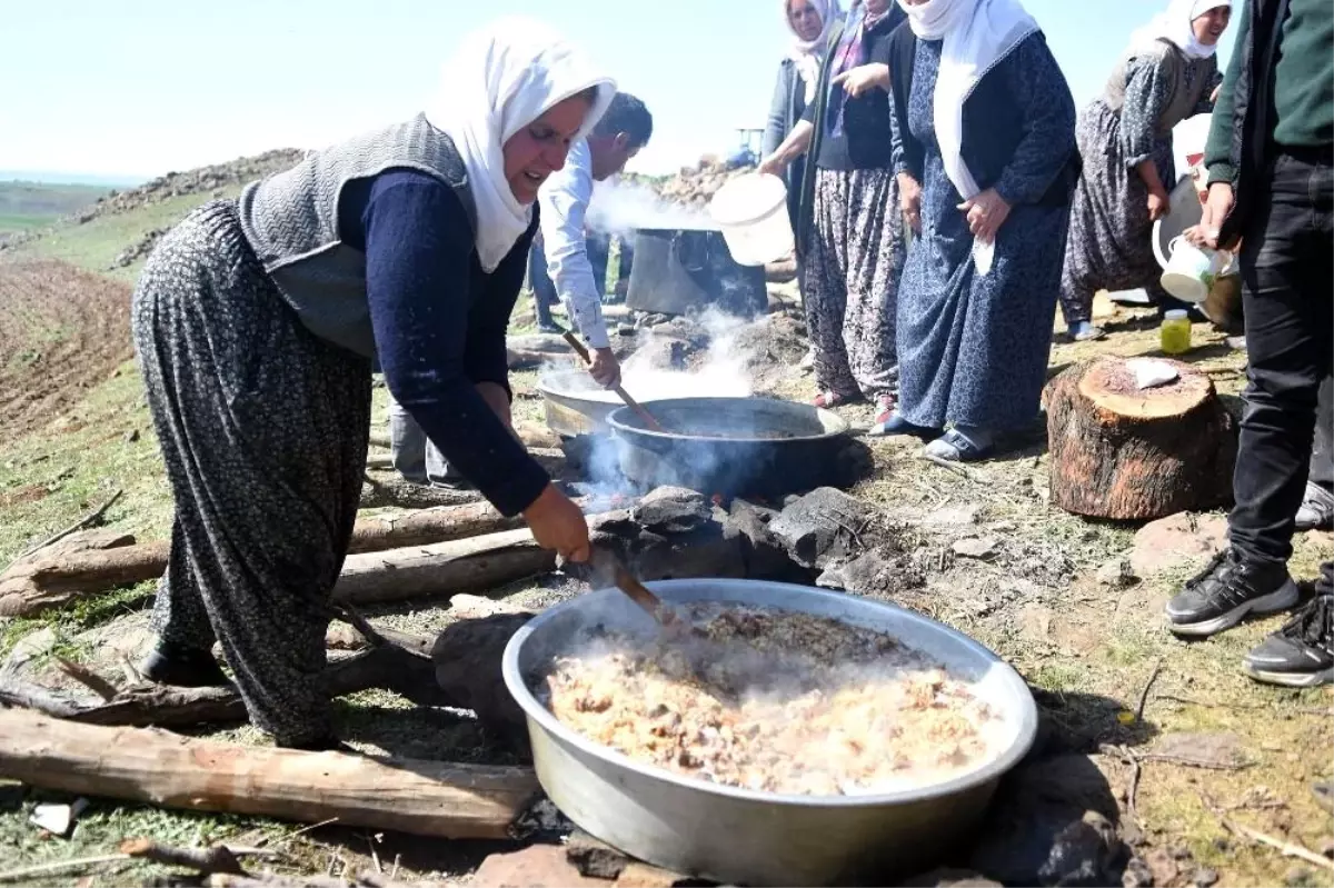 Siverek\'te vatandaşlar yağmur duasına çıktı