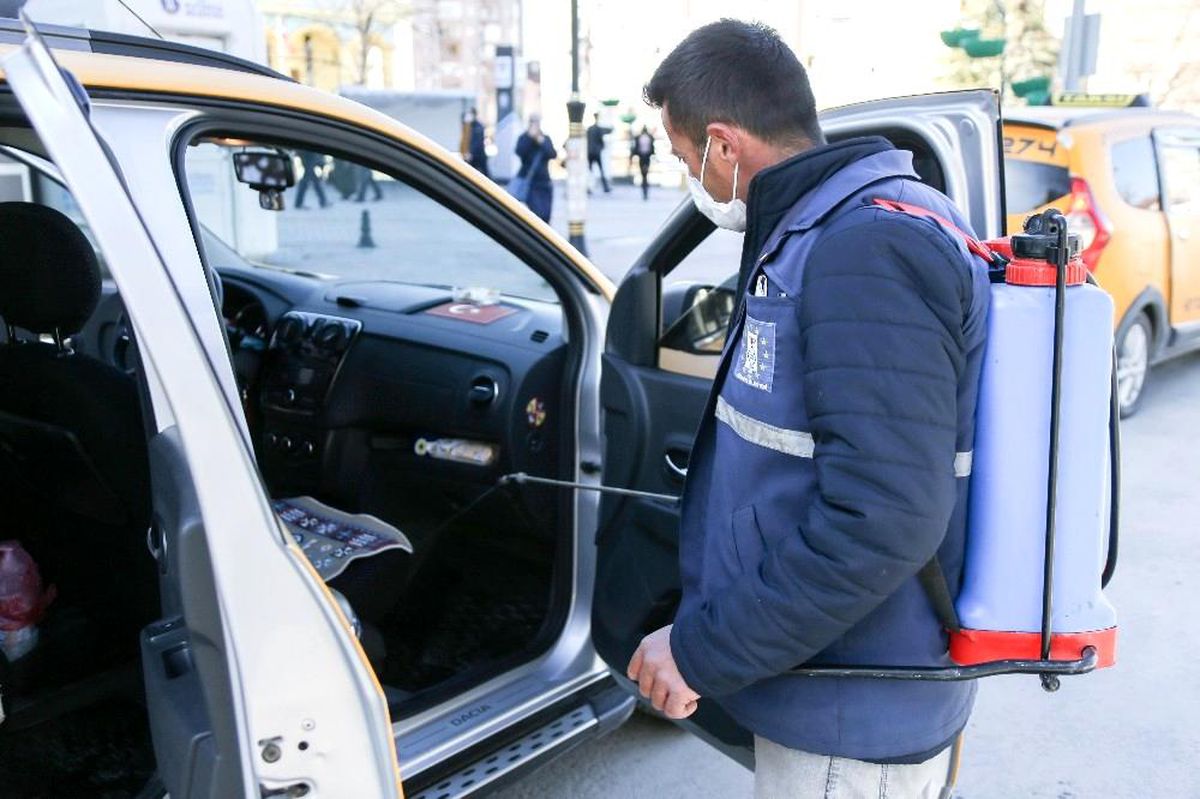Taksiler her gün dezenfekte ediliyor