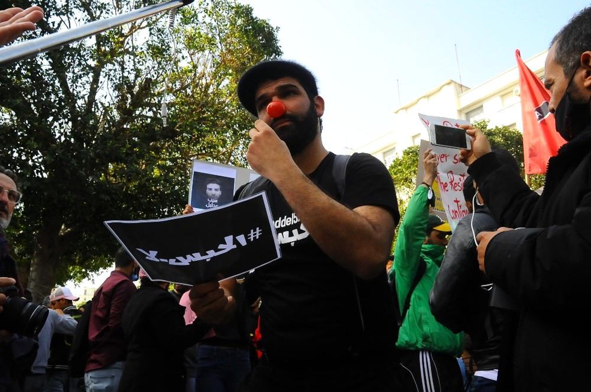 Son dakika haberi | Tunus\'ta yüzlerce kişi siyasi ve ekonomik krizi protesto etti