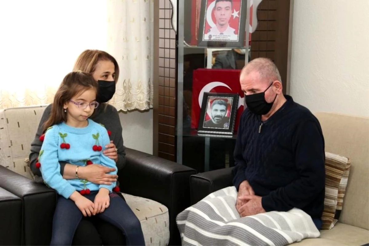 Son dakika: Vali Becel, şehit ailesini ziyaret etti