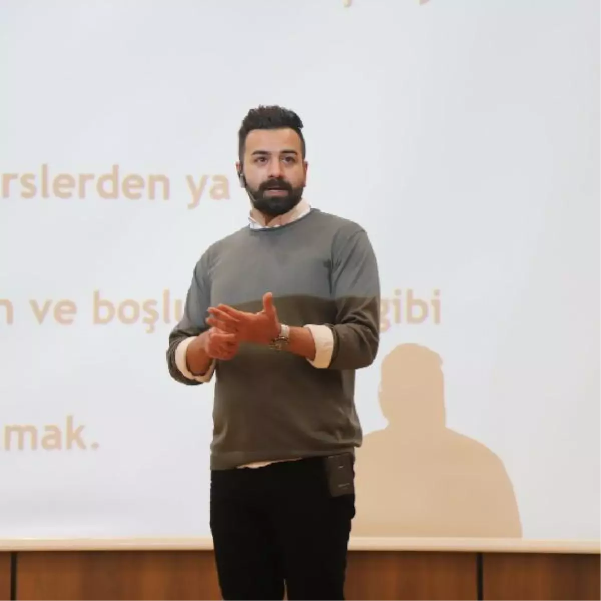 Bağcılar Belediyesi gençler için "Teknoloji Bağımlılığı" semineri düzenledi