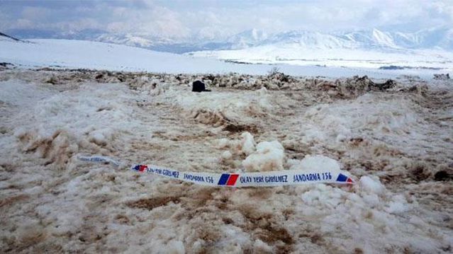 11 askerimizin şehit düştüğü helikopter kazasının yaşandığı bölgeden yeni görüntüler - Son Dakika