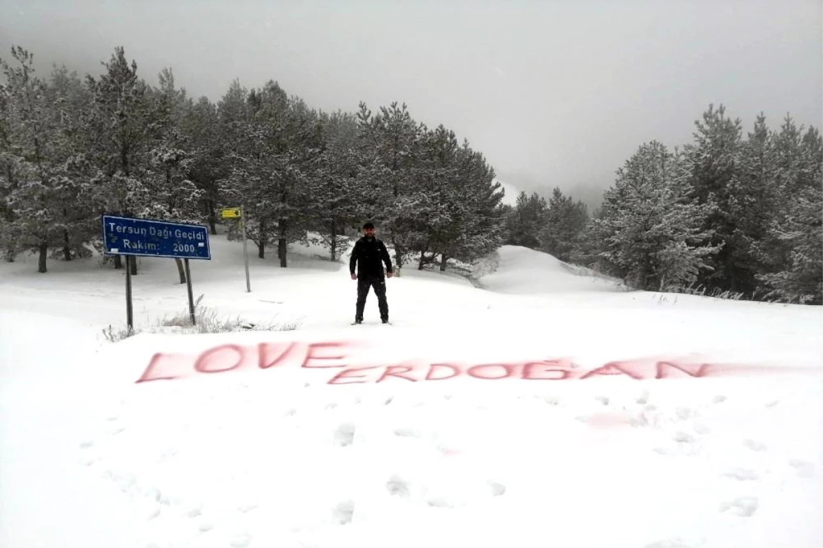 2 bin metreye \'Love Erdoğan\' yazdı