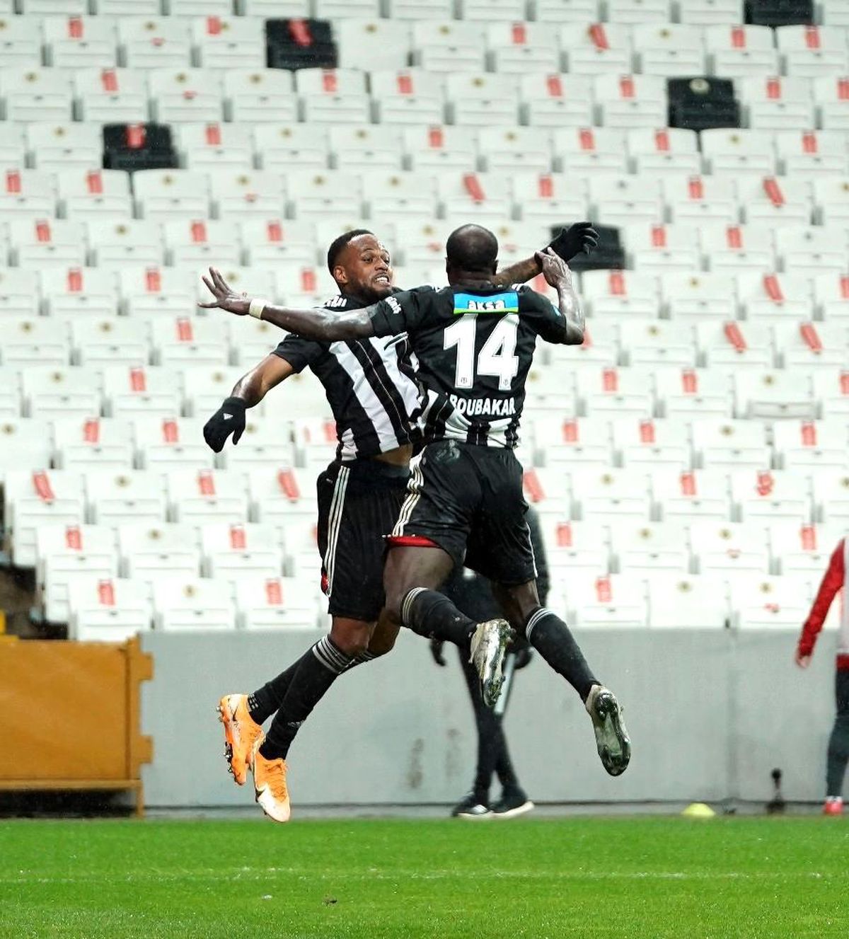 Aboubakar zirveye çıktı