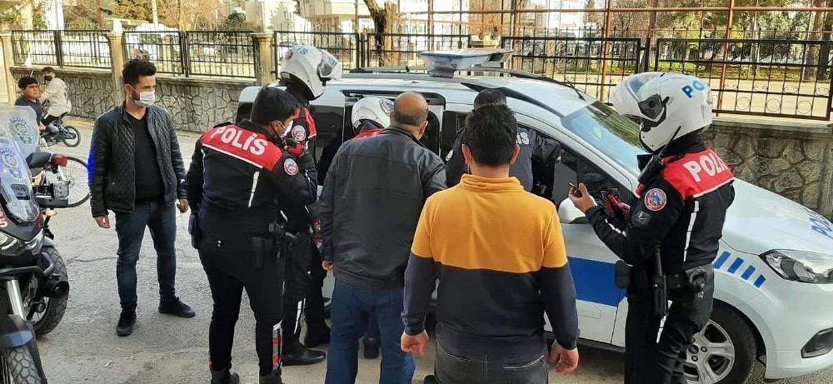 Adıyaman\'da kısıtlamada silahlı kavga