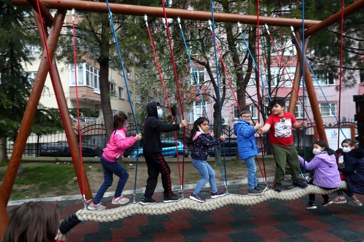 Bağcılar\'da parklar yenilendi