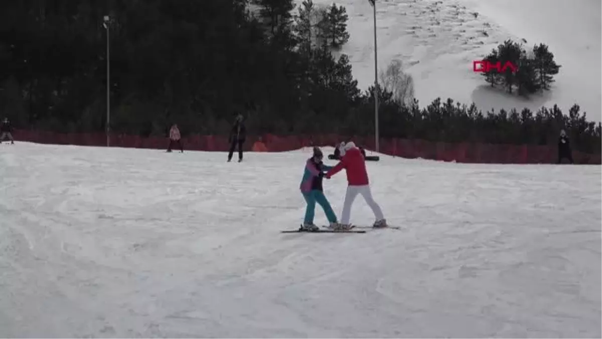 Son dakika haber... ERZURUM Palandöken\'de kısıtlamasız ilk hafta sonu yoğunluk